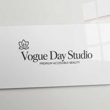 Логотип для Vogue Day Studio&mdash;бьюти-студии