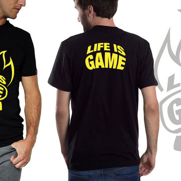 Принт на футболку "Life is Game"